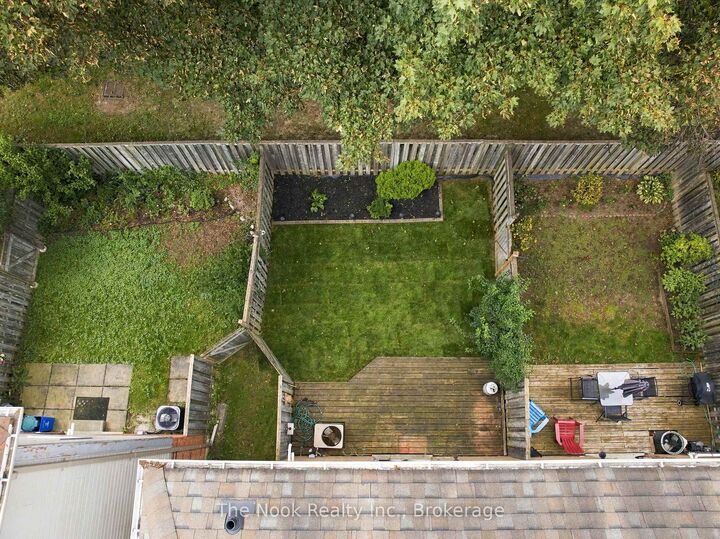 Property Photo:  33 Aspen Park Way  ON L1N 9M6 