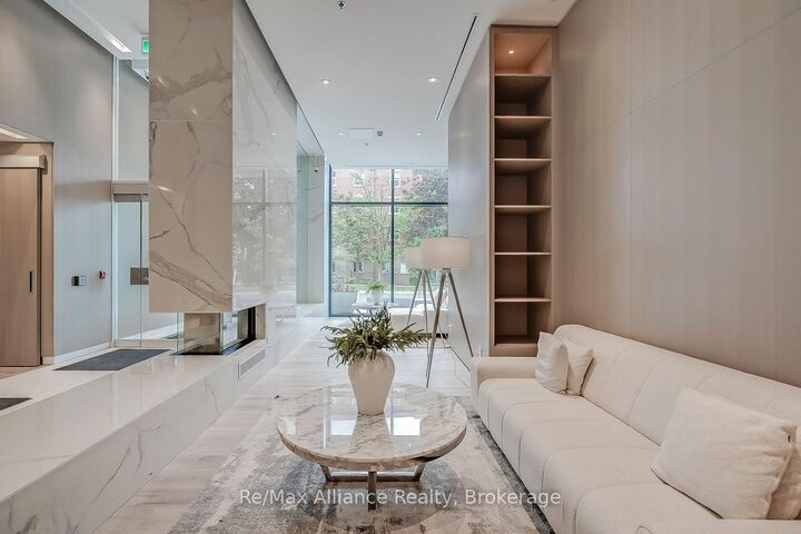 Property Photo:  370 Martha Street 309  ON L7R 0G9 