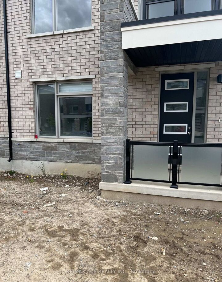 Property Photo:  2 Plume Street B  ON L7A 0B6 