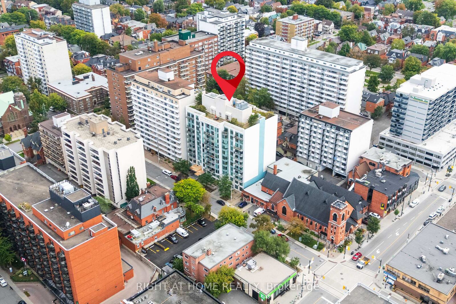Property Photo:  138 Somerset Street W 708  ON K2P 0A3 