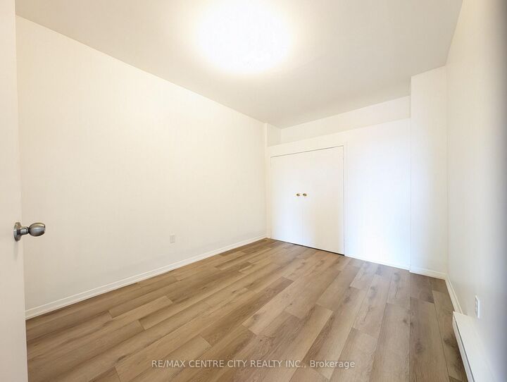 Property Photo:  827 Talbot Street 2  ON N5P 1C3 