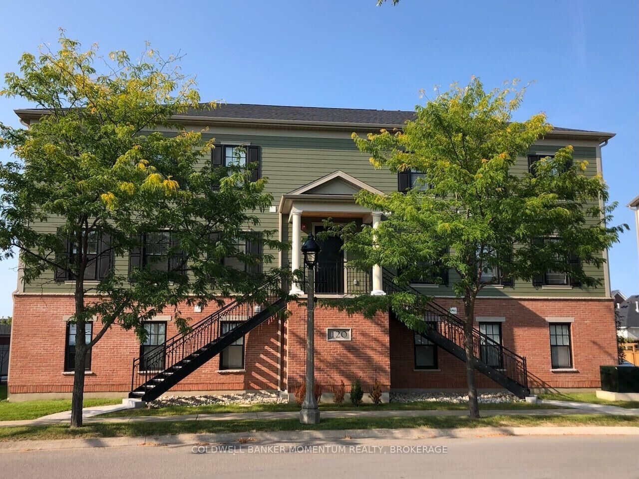 Property Photo:  120 Garrison Village Drive 101  ON L0S 1J0 