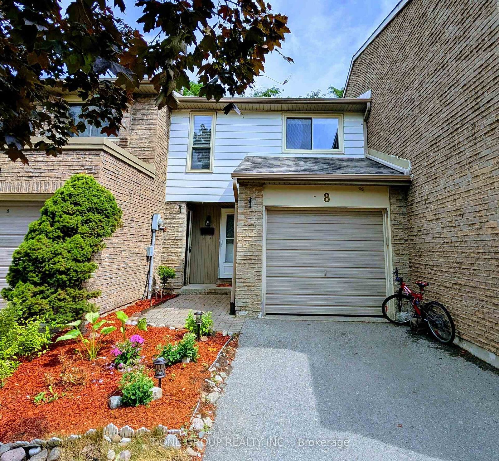 Property Photo:  8 Camelot Way  ON L3P 3W1 