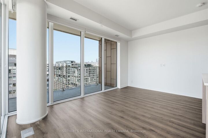 Property Photo: 88 Bathurst Street 1703 ON M5V 0W8