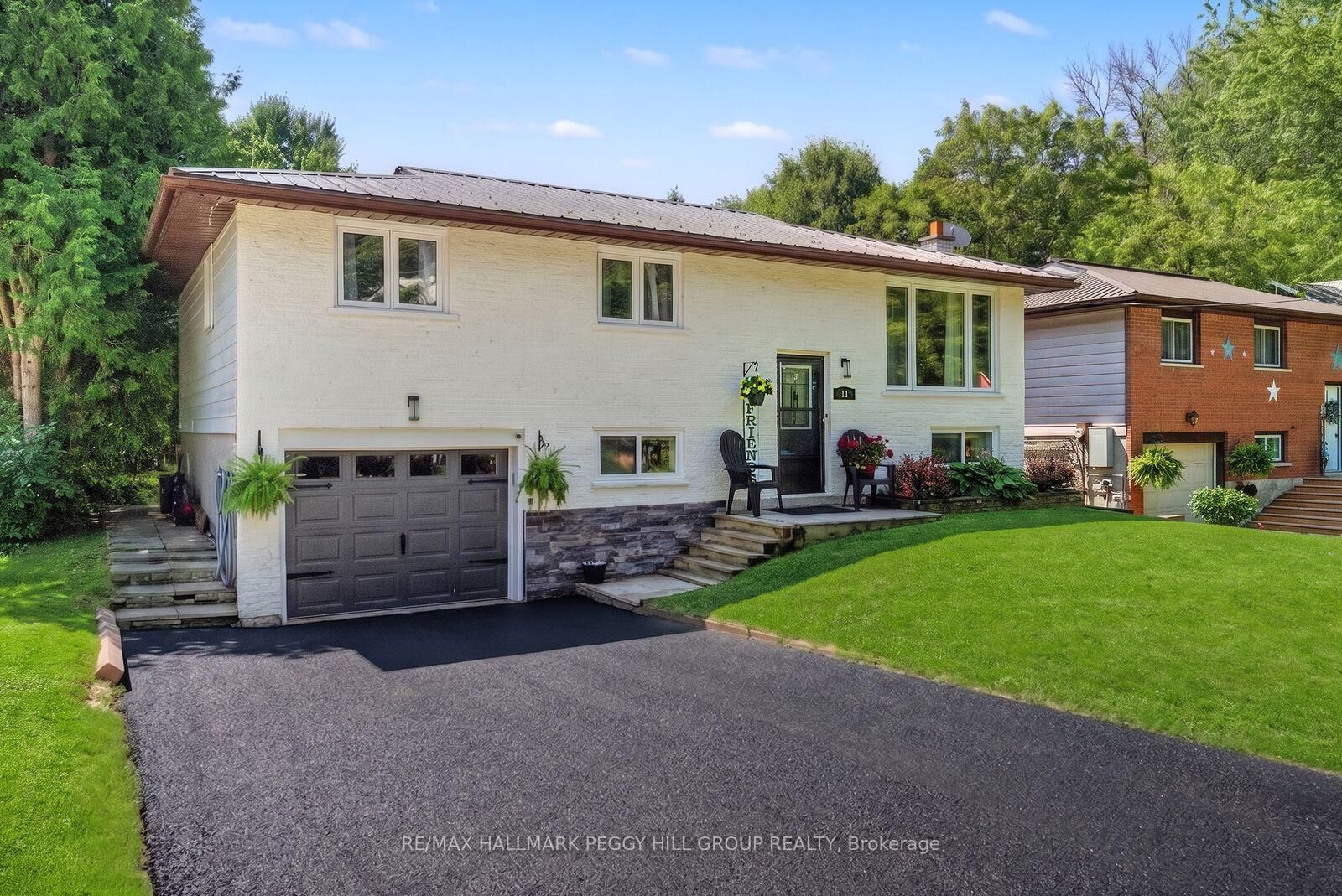 Property Photo:  11 Harriet Street  ON L0K 1E0 