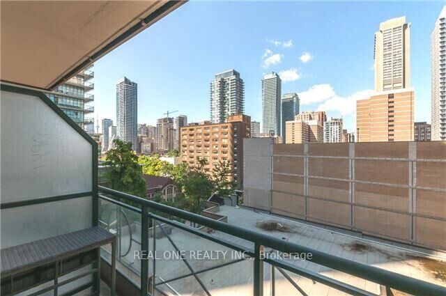 Property Photo:  35 Hayden Street 719  ON M4Y 3C3 