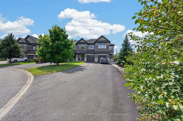 Property Photo:  154 Woodhurst Crescent  ON K2S 0T5 