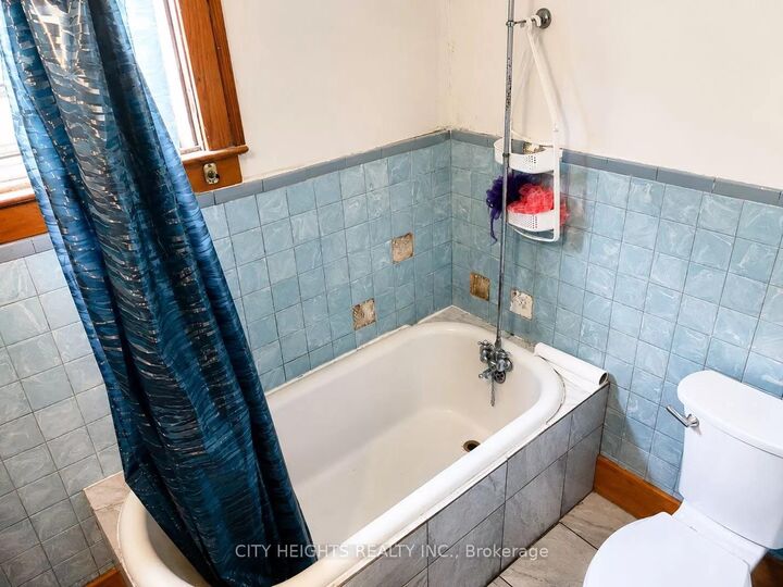 Property Photo:  1264 Elsmere Avenue #2  ON N8X 4G5 