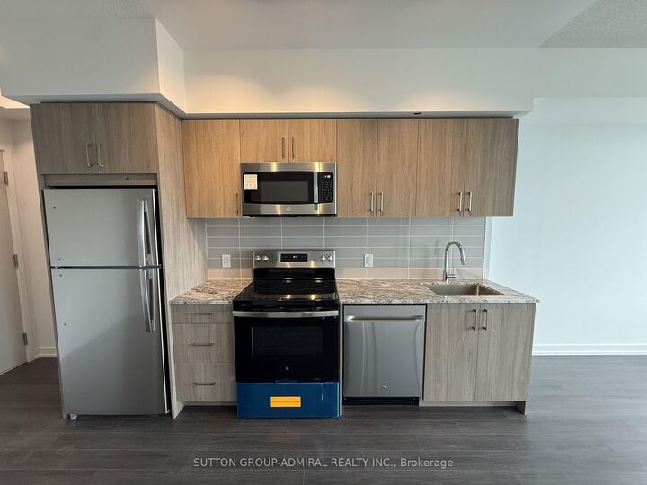 Property Photo:  4010 Eglinton Avenue 2311  ON M9A 0G5 