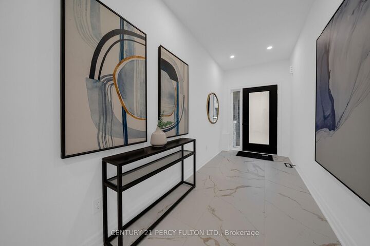 Property Photo:  6635 Clock Court 5  ON L5W 1N2 