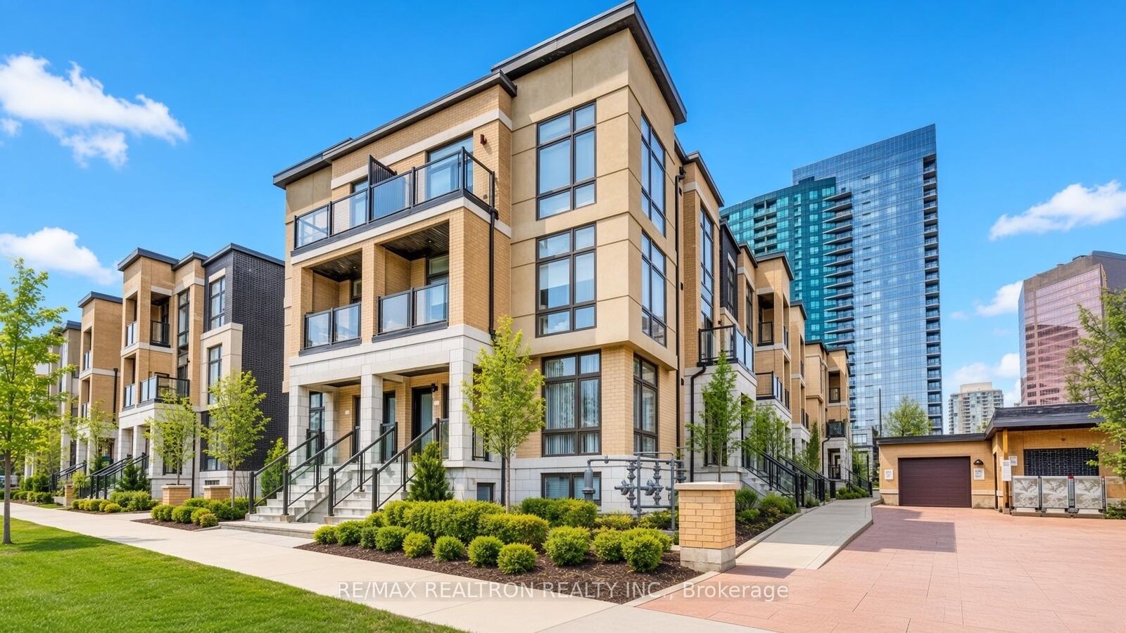 Property Photo:  23 Eldora Avenue 112  ON M2M 1R3 