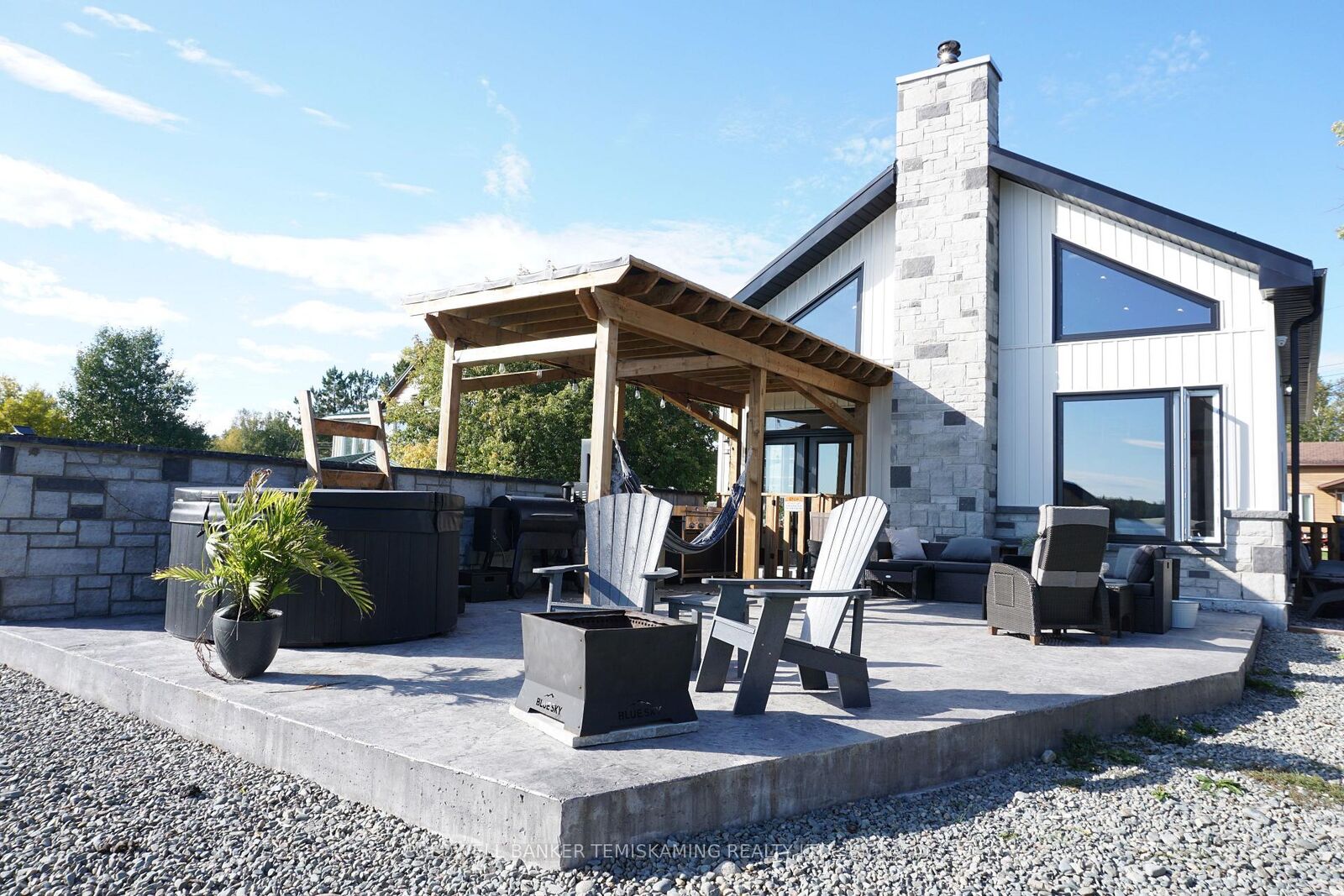Property Photo:  7 Fifth Avenue  ON P0J 1L0 