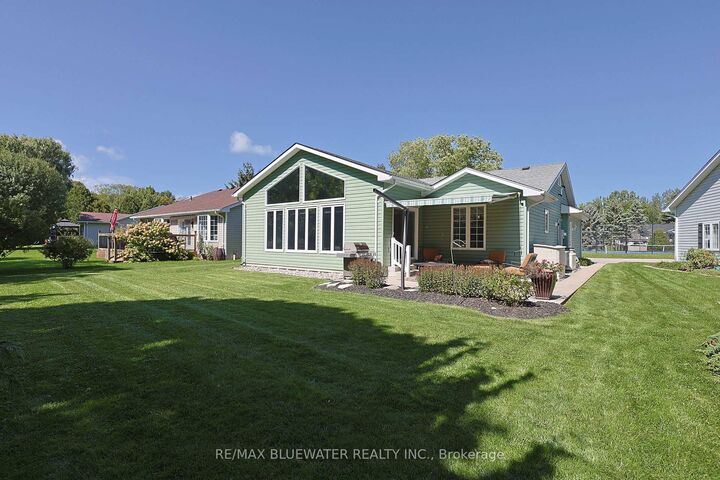 Property Photo:  353 Shannon Boulevard  ON N0M 1T0 