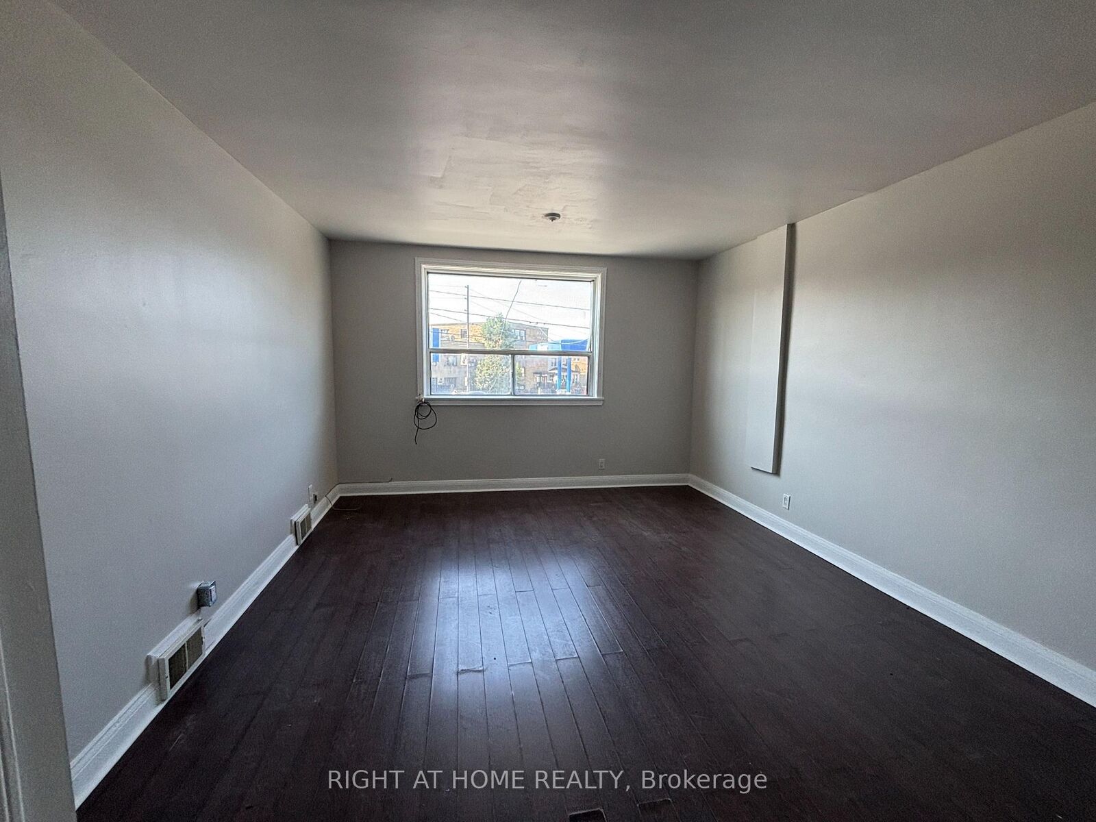 Property Photo:  503 Oakwood Avenue Unit 2 Upper  ON M6E 2W9 