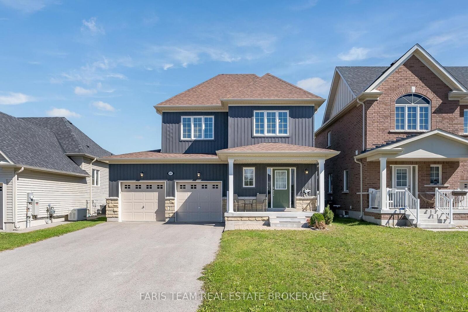 Property Photo: 207 Springfield Crescent ON L0M 1S0