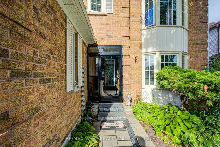 Property Photo:  114 Robert Adams Drive  ON L1E 2C5 