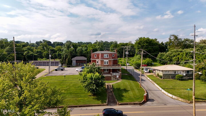 Property Photo:  2000 Netherland Inn Road  TN 37660 
