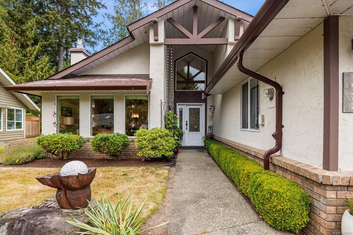 Property Photo:  3572 Arbutus Dr S  BC V8H 0K8 