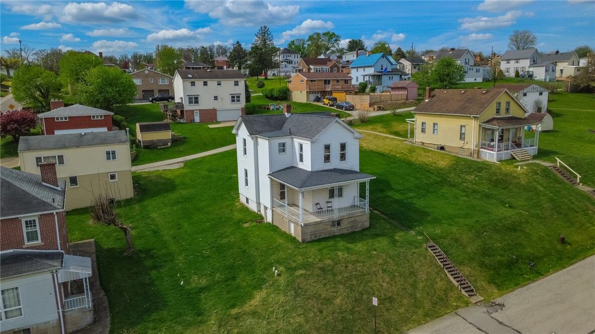 Property Photo:  112 2nd Avenue  PA 15067 