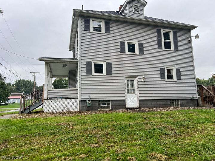 Property Photo: 447 NE Harmon OH 44613