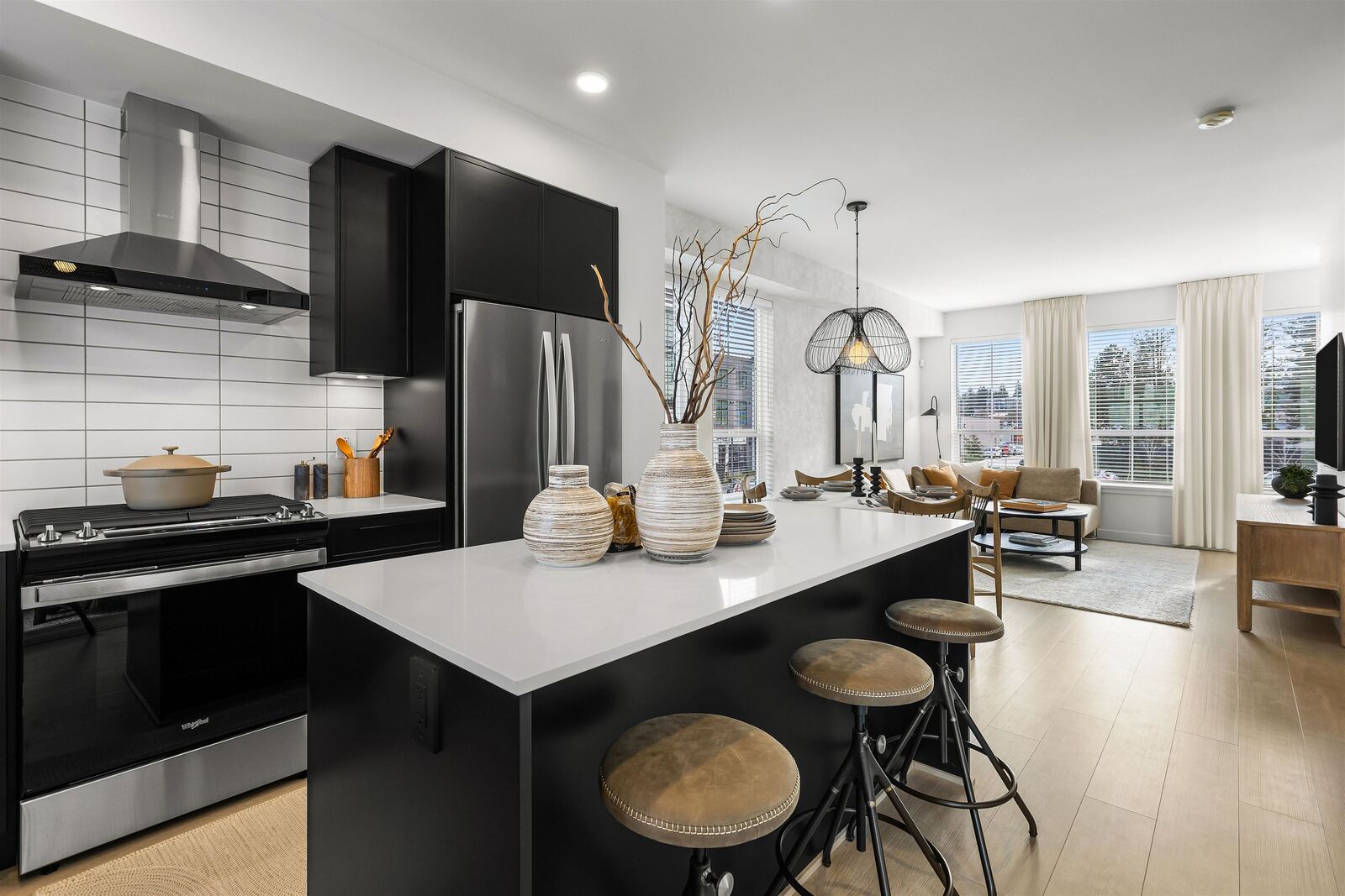 Property Photo:  2891 Montrose Avenue 29  BC N0N 0N0 
