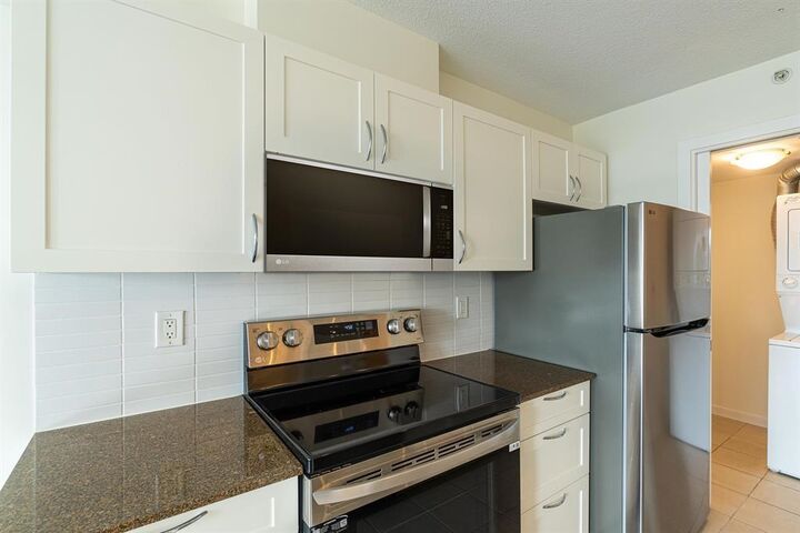 Property Photo:  933 Hornby Street 809  BC V6Z 3G4 