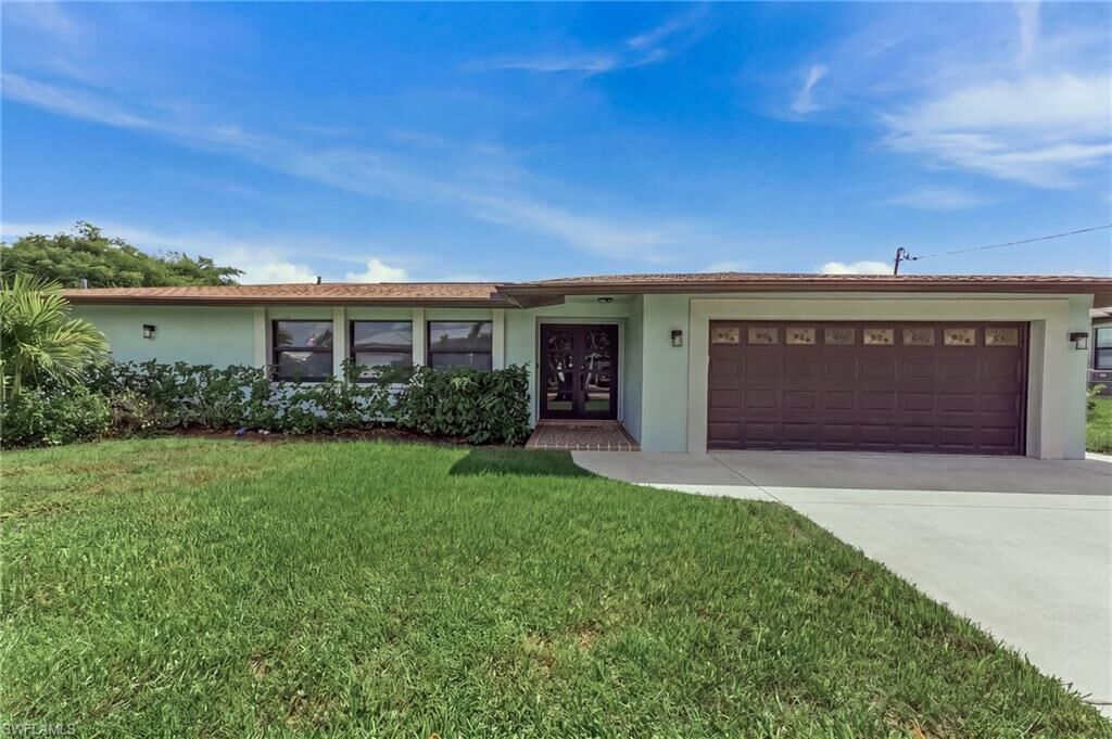 Property Photo:  1928 SE 15th Ter  FL 33990 