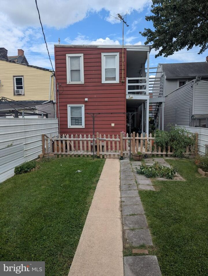 Property Photo:  207 N 12th Street  PA 17046 