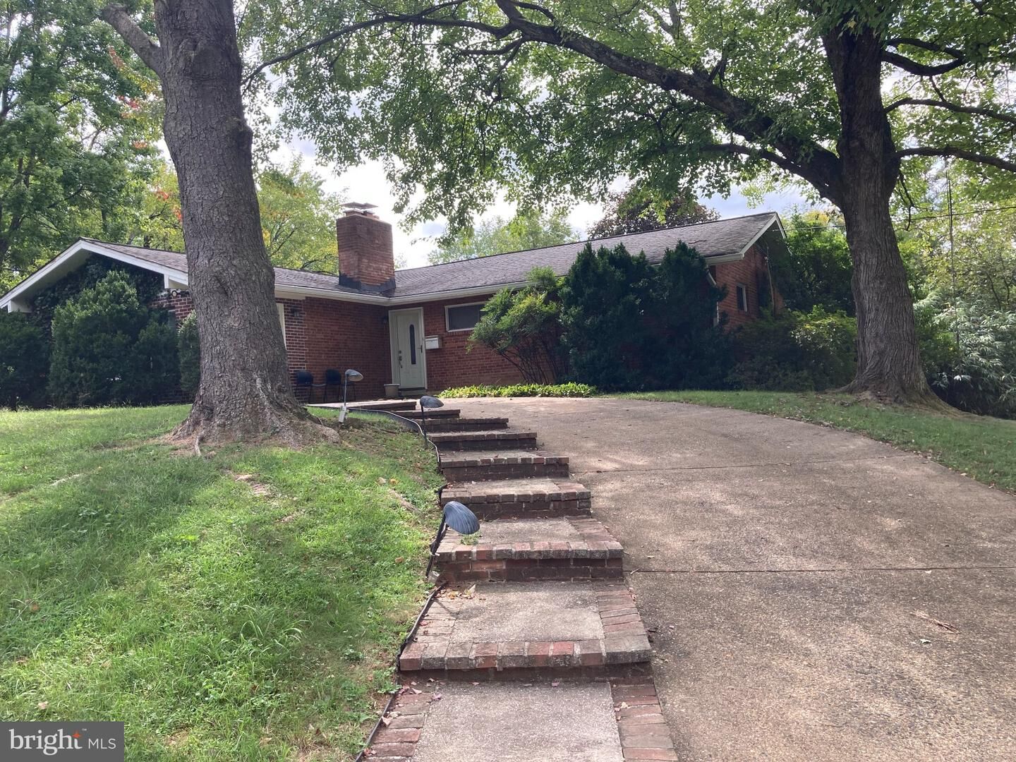 Property Photo: 4204 Hatton Court VA 22311