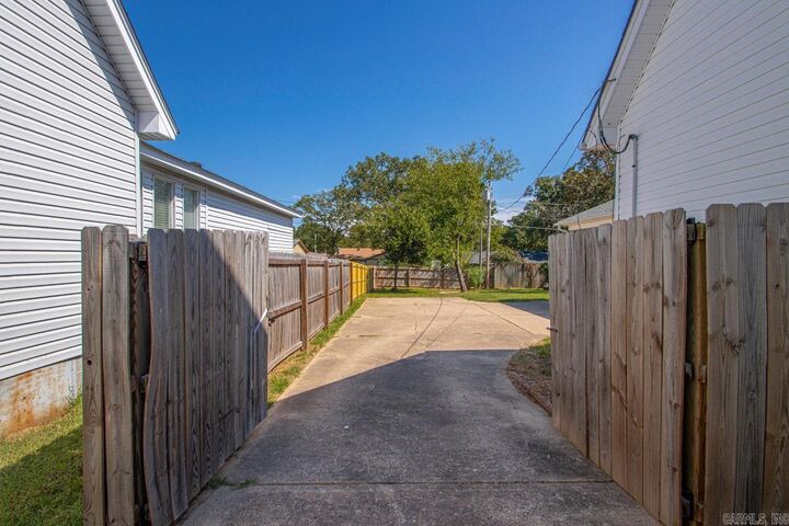 Property Photo: 20 Pamela Lane AR 72120