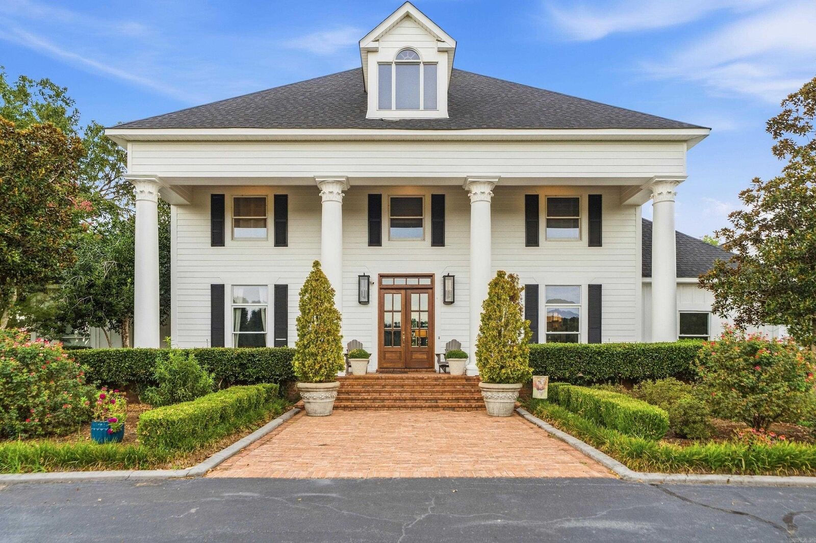 Property Photo: 1090 Lookout Mountain AR 72019