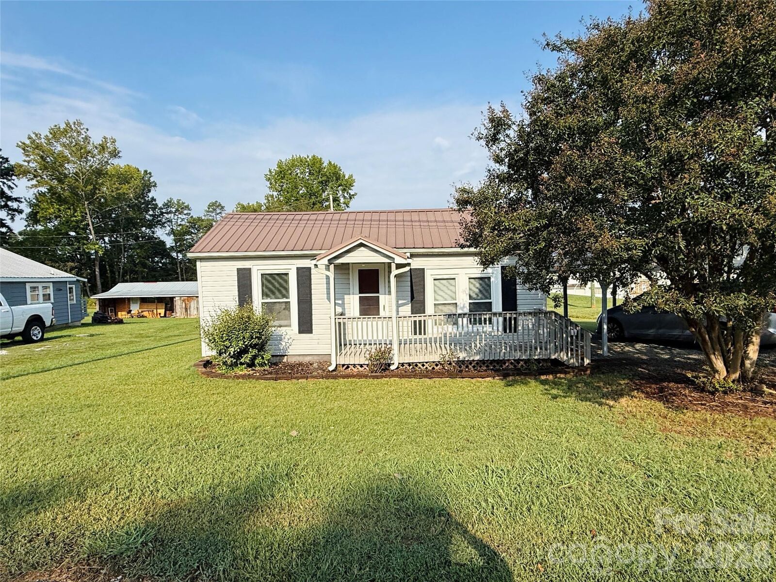 Property Photo:  24 Forest Hill Road  NC 27295 