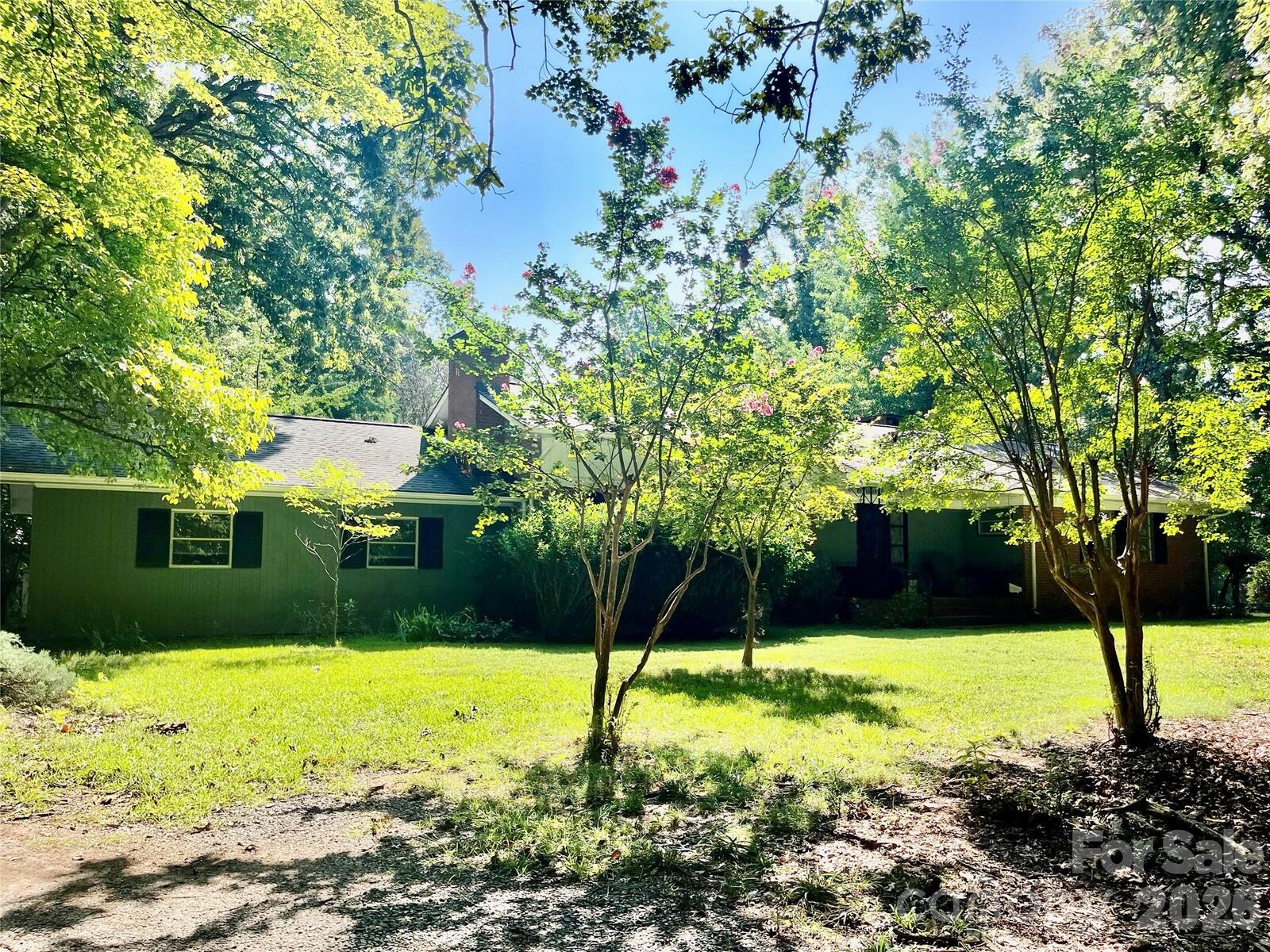 Property Photo: 521 Courtney Lane NC 28105