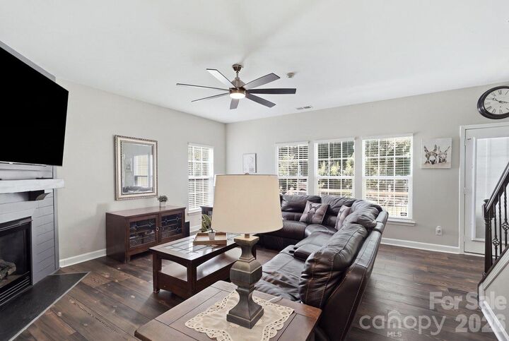 Property Photo:  1008 Grayscroft Drive  NC 28173 