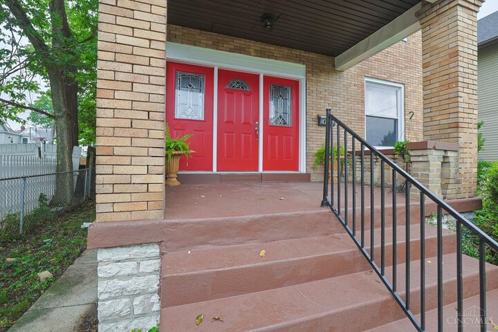 Property Photo: 2214 Monroe Avenue OH 45212