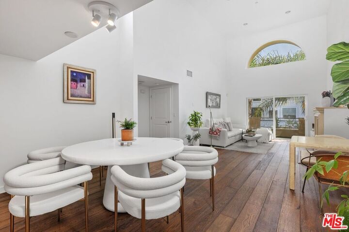 Property Photo:  1319 N Detroit St, Unit Ph1  CA 90046 