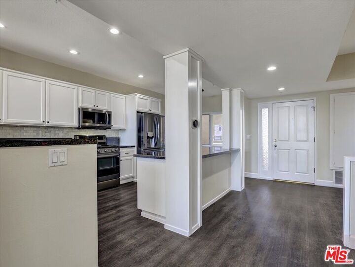 Property Photo: 2604 E 20th St, Unit 205E CA 90755