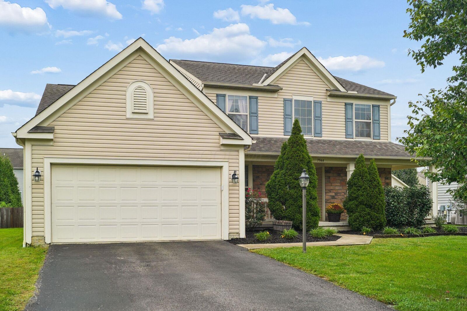 Property Photo: 7944 Shady Maple Drive OH 43110