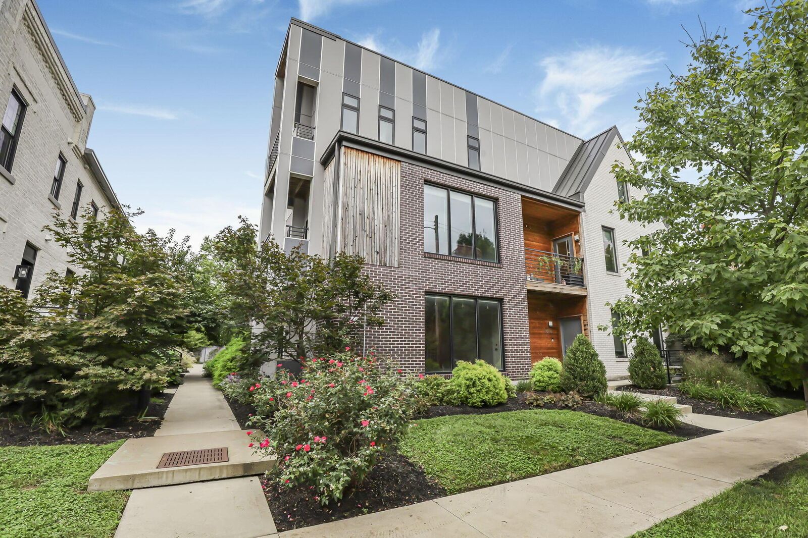 Property Photo:  1020 Pennsylvania Avenue  OH 43201 