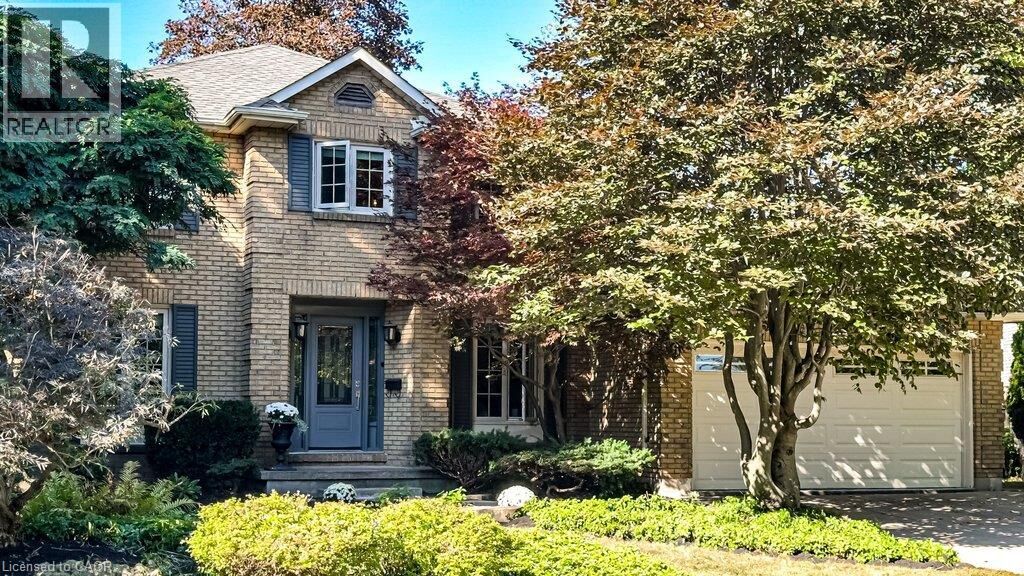 Photo de la propriété: 6 Cottonwood Court ON L9G 3W1