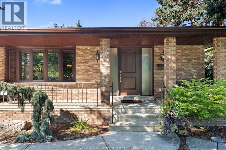 Property Photo:  179 Grant Avenue  ON N8N 2X9 