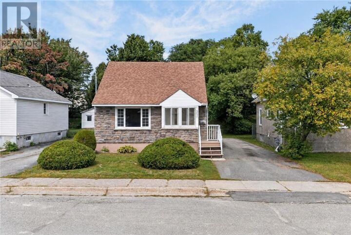 Property Photo: 552 Pine Street ON P3C 1Y6