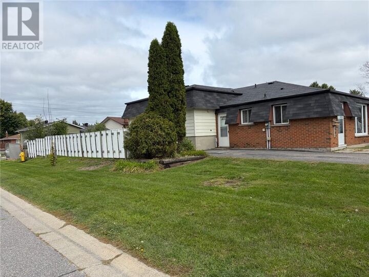 Property Photo: 880 Woodbine Avenue ON P3A 5A8
