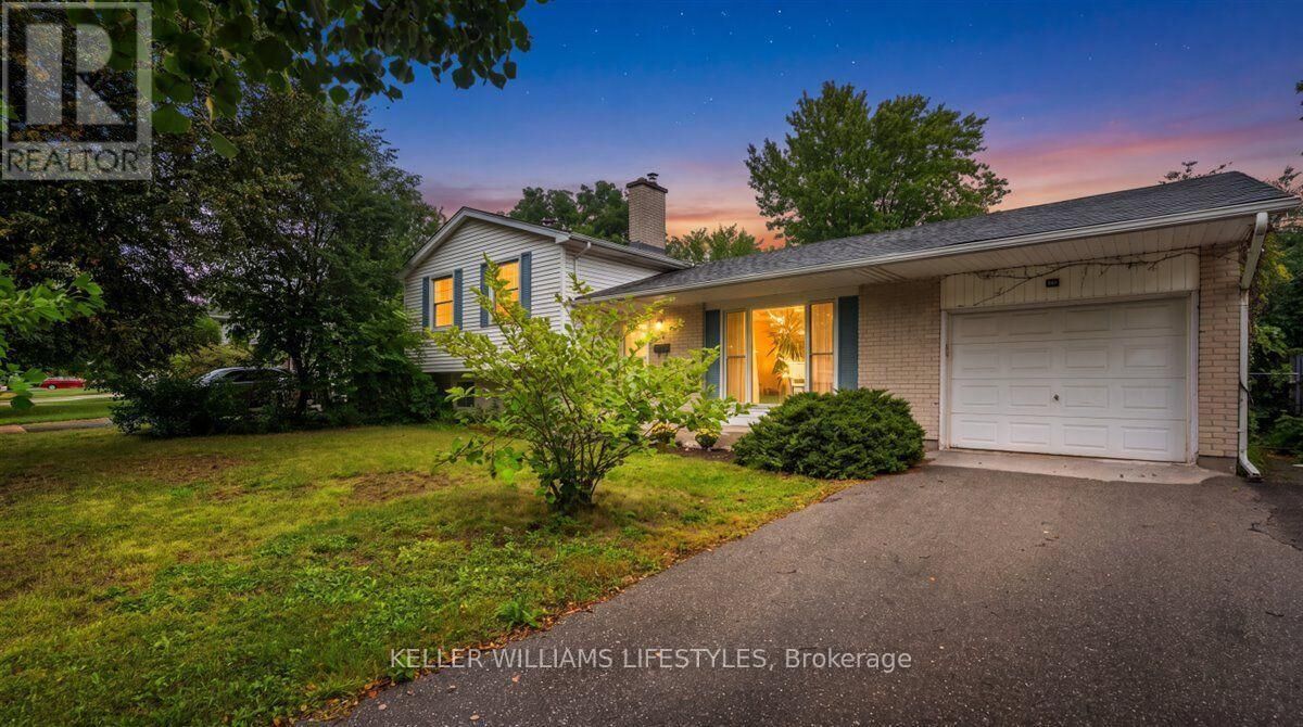 Property Photo: 76 Fox Mill Crescent ON N6J 2B4