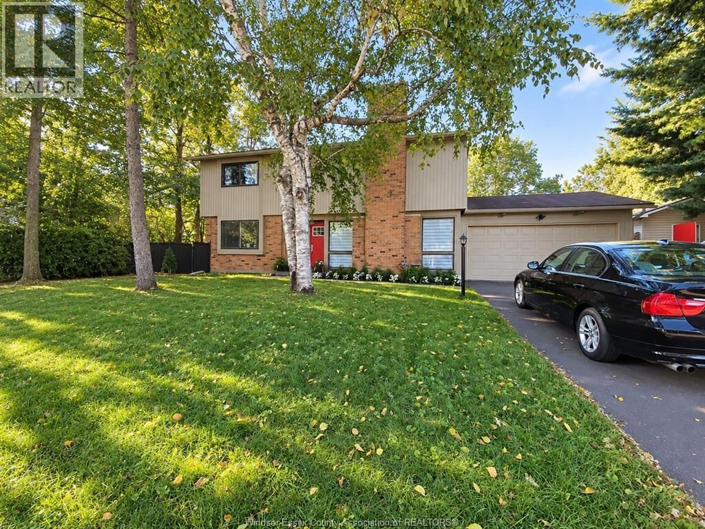Property Photo:  22 Northview Road  ON K2E 6A7 