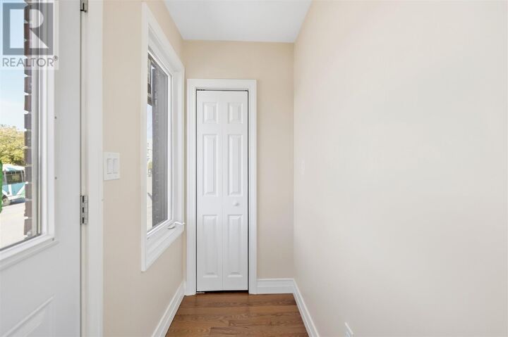 Property Photo:  56 Dennis St  ON P6A 2W9 