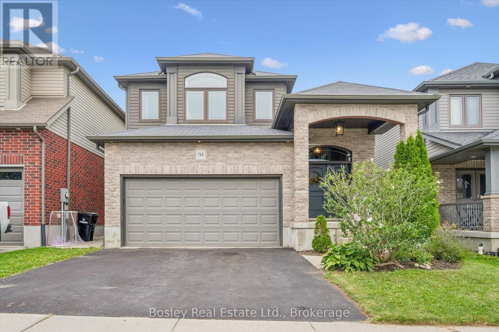 Property Photo: 94 Maplecrest Drive ON N0B 1M0