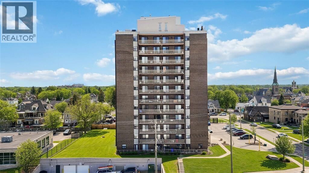 Property Photo: 10 Derby Lane 1104 ON N7T 4S4