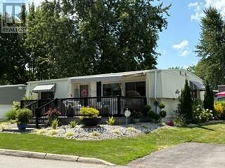 Property Photo: 100 Shannon Boulevard ON N0M 1T0
