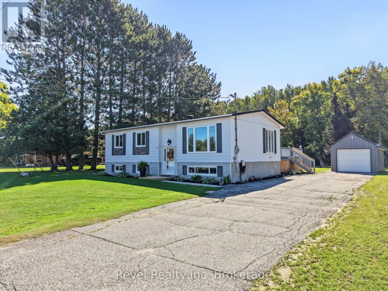 Property Photo: 30 Maple Street ON P0H 1M0